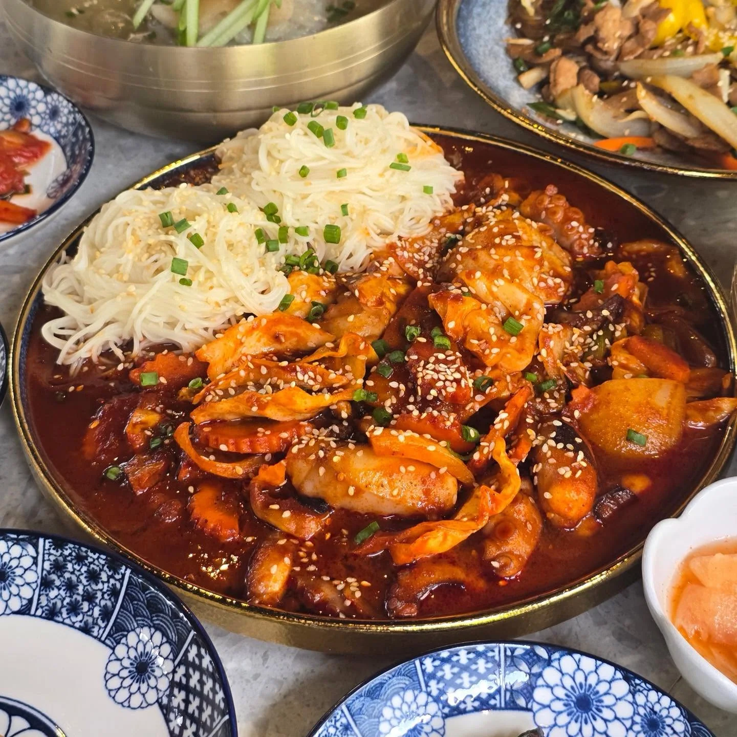 한옥 비치로드 매콤 철판요리