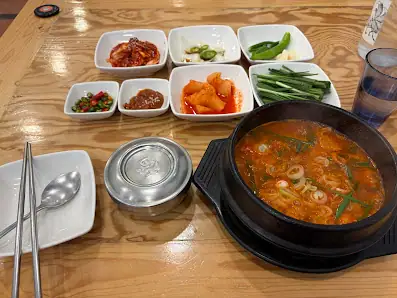 신오복돼지국밥 매장 미리보기 3